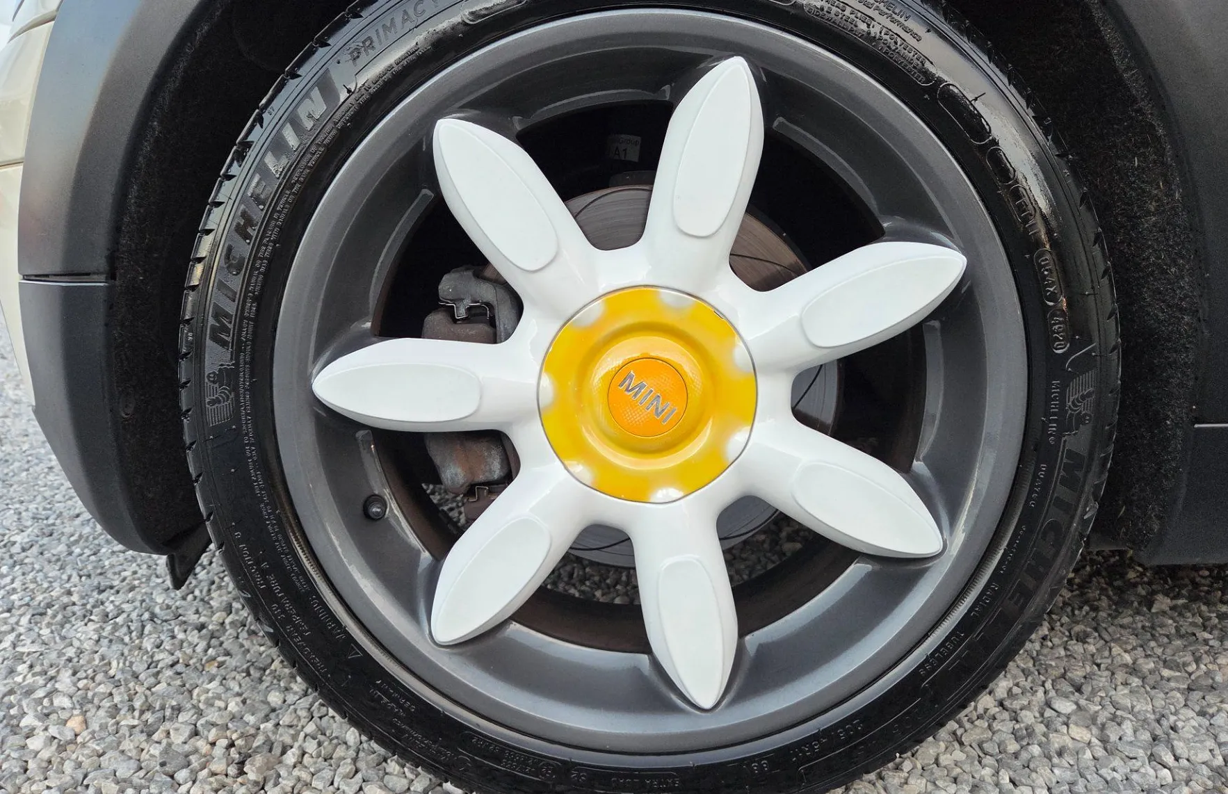 Zunanja slika - MINI Cabrio - One KLIMA-ALU17-BI XENON-USNJE-SERVISNA - 18