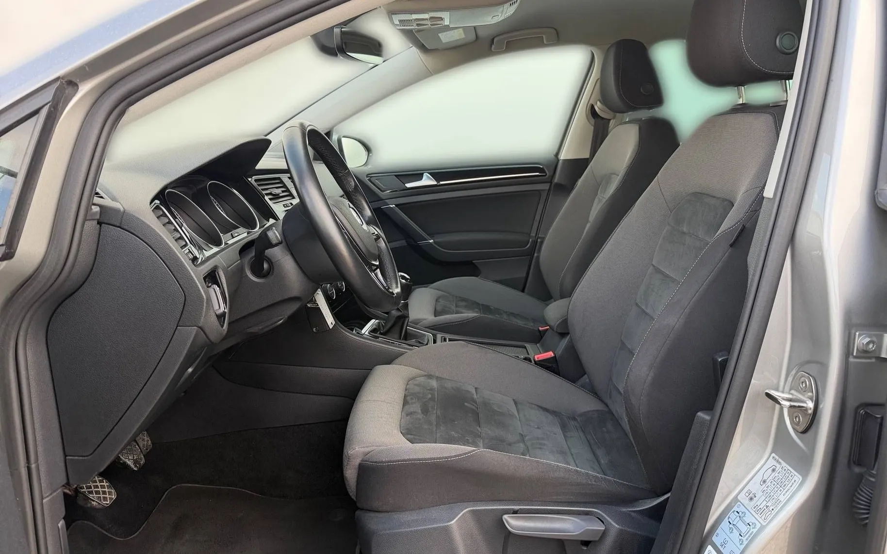 Notranja slika - Volkswagen Golf - 2.0 TDI Highline 110  150 ... - 7