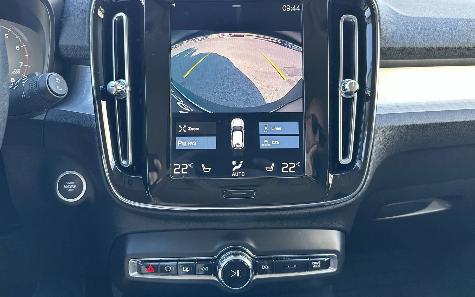 Notranja slika - Volvo XC40 - T3 Momentum Pro Avt. - 17