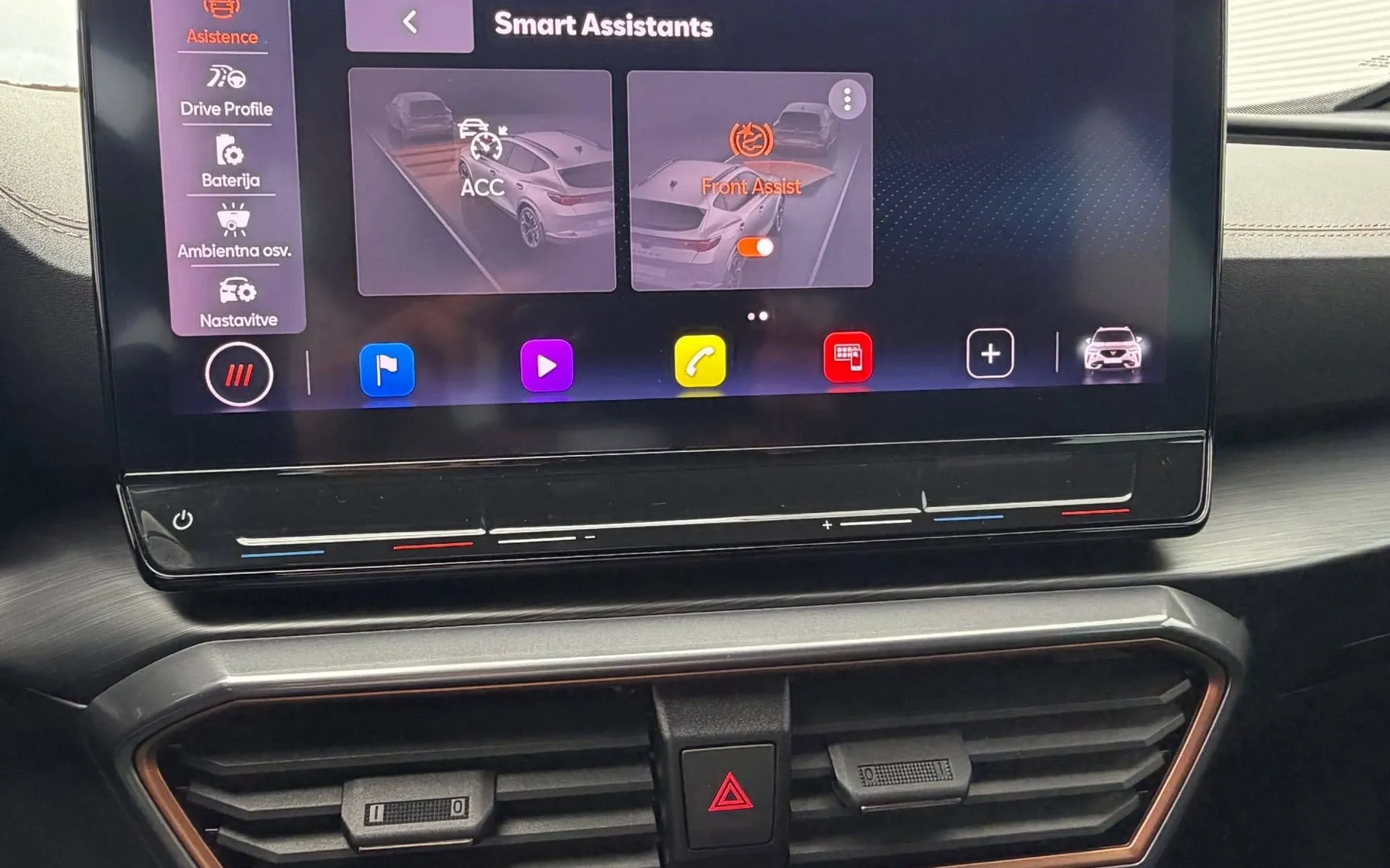 Notranja slika - Cupra Formentor - 1.4 eHybrid DSG-DCC-ACC-Mrtvi kot-360 kamera-Navi. - 12