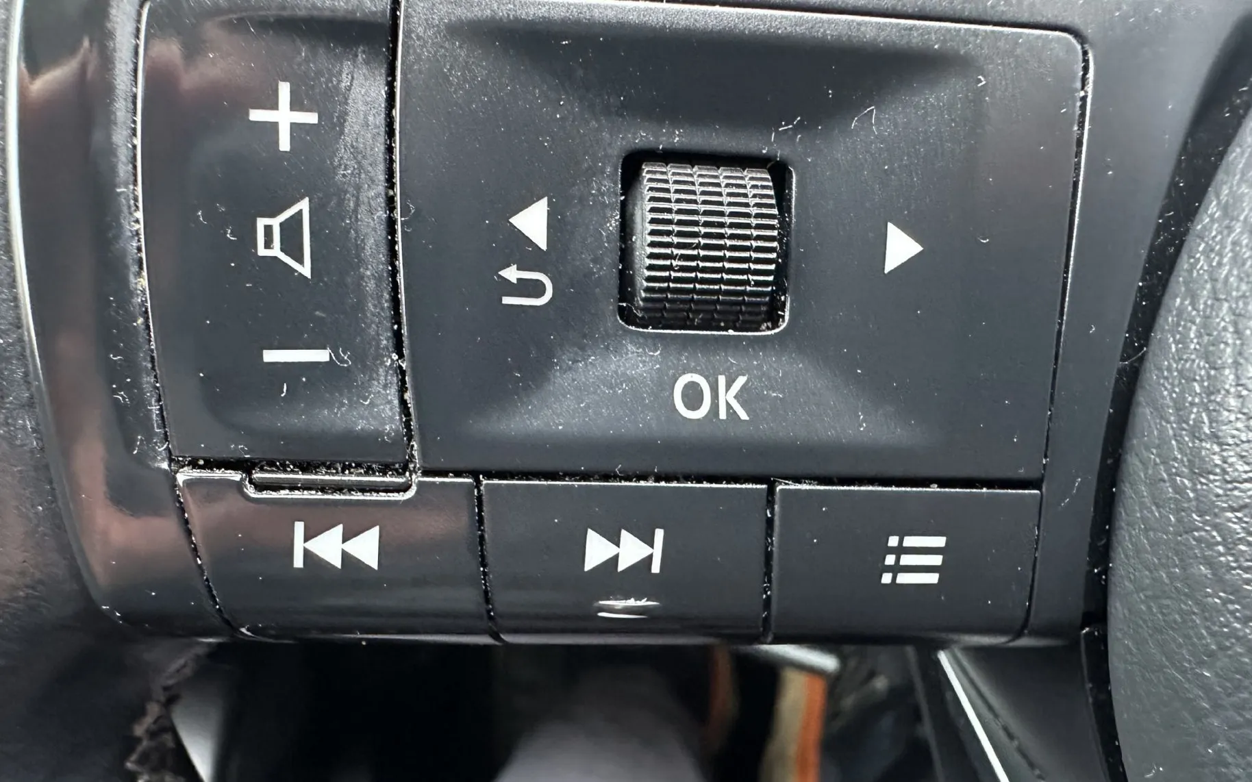 Notranja slika - Nissan Qashqai - CROSSOVER 1.3MHEV 140.NAVI.ACC.KAMERA.LED.BENCIN - 9