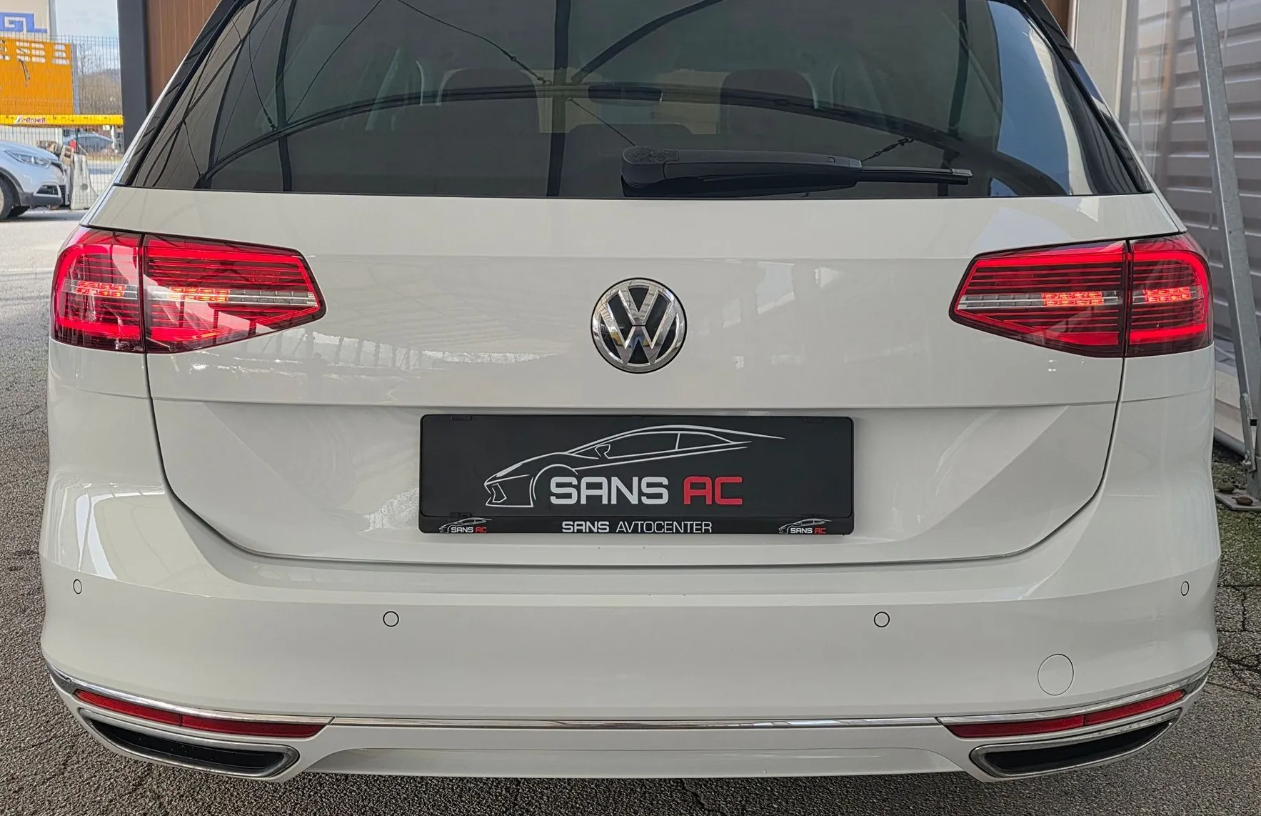 Zunanja slika - VW Passat - Variant 2.0 TDI - DSG - MRTVI KOT - LIN7 ASSIST - FUL LED - 4