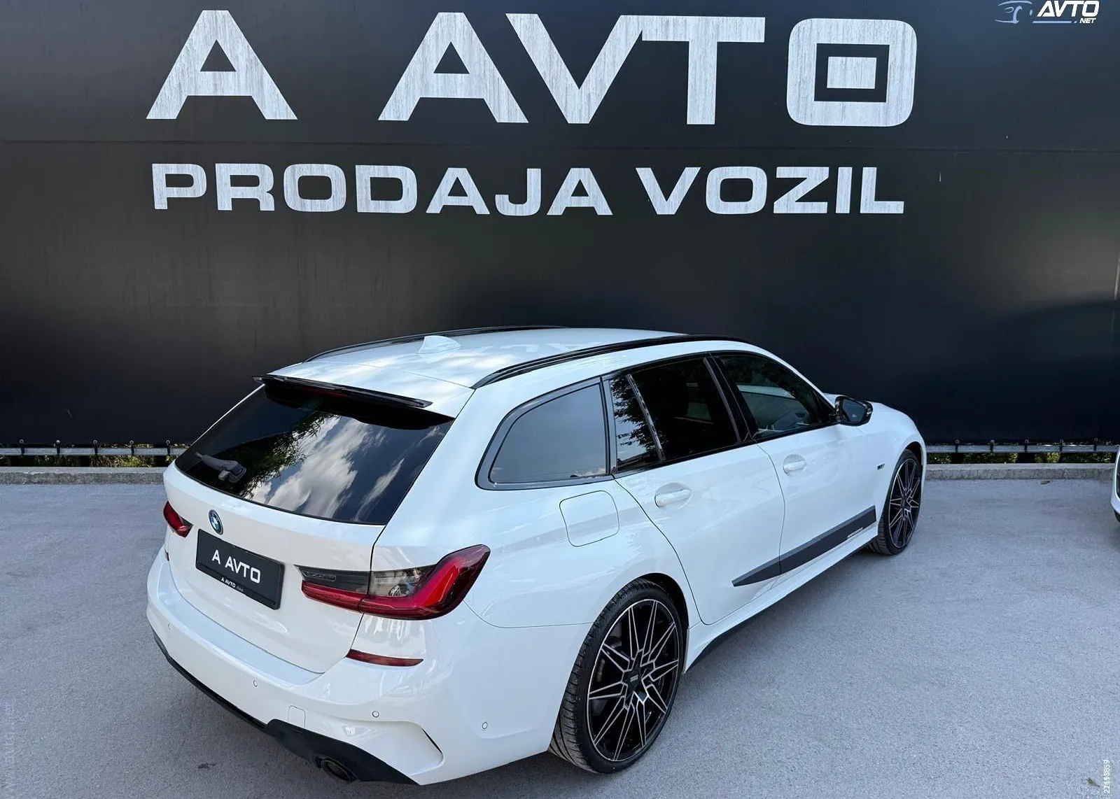 Zunanja slika - BMW M3 Touring - 320E MSPORT PERFORMANCE-20COL-KAMERA - 6