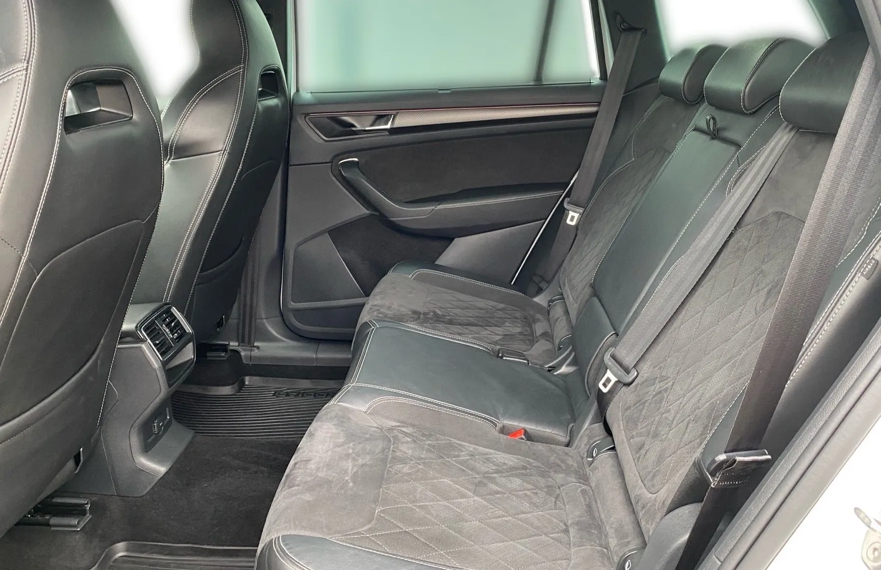 Zunanja slika - Škoda Kodiaq - Sportline 2.0 TDI 110kW 4X4 DSG - 11