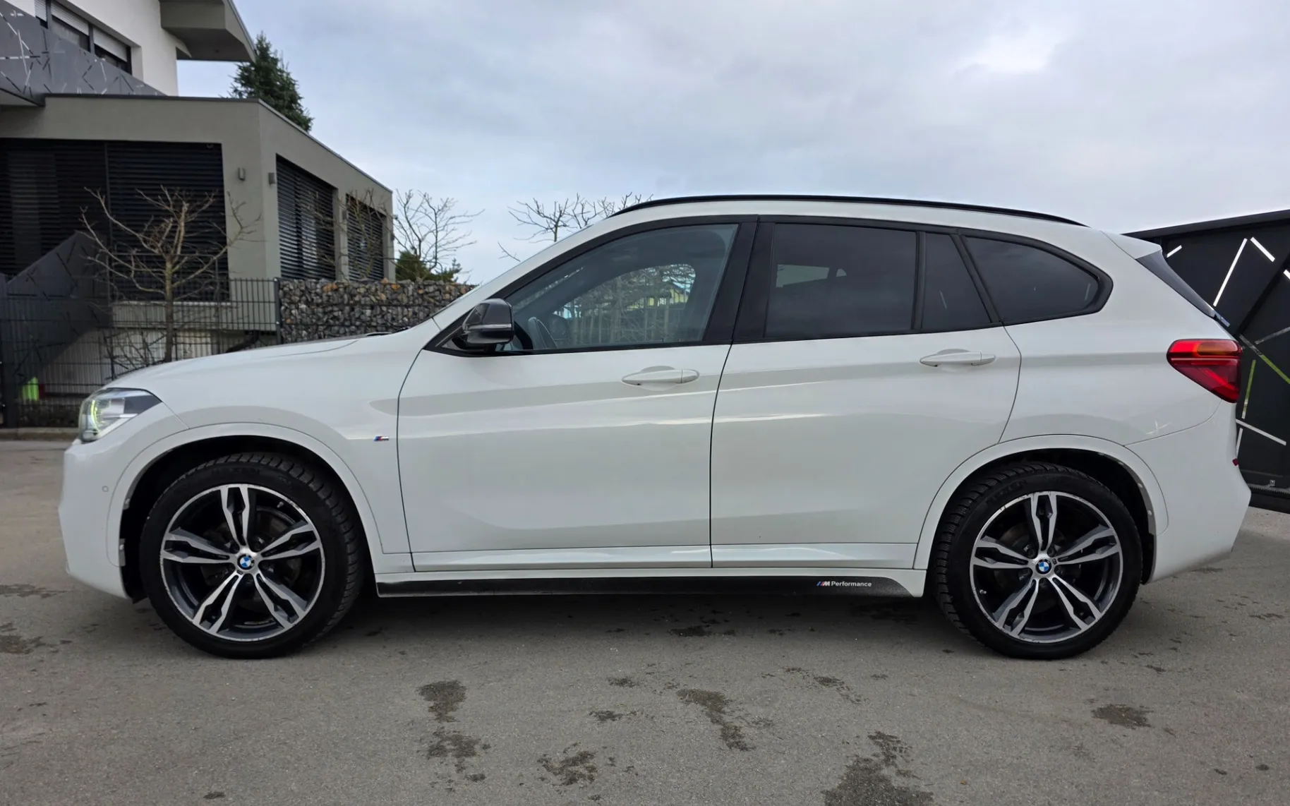 Zunanja slika - BMW X1 - xDrive18d - 2