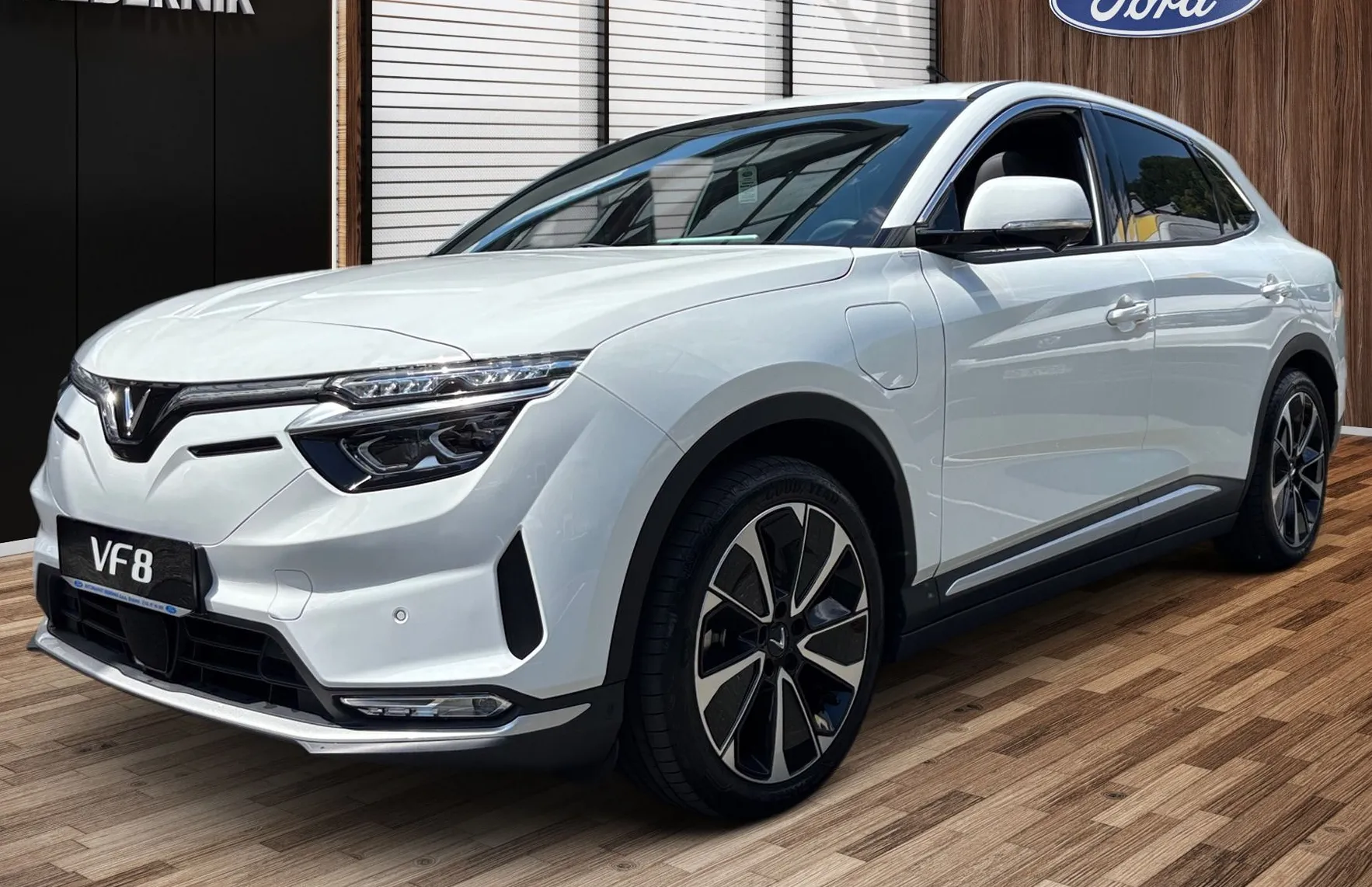 Zunanja slika - Vinfast VF8 - 87.7 kWh AWD Plus408PS AWD-GRATIS POLNILNICA 2 - 1