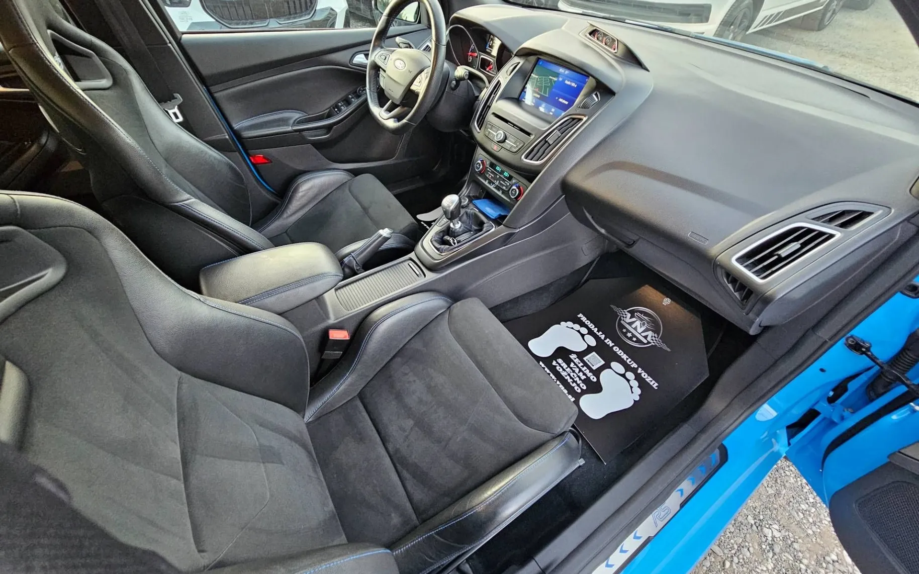 Notranja slika - Ford Focus - 4x4 2.3 EcoBoost RS |BLUE|KAMERA|SONY|REMUS|TOP| - 9
