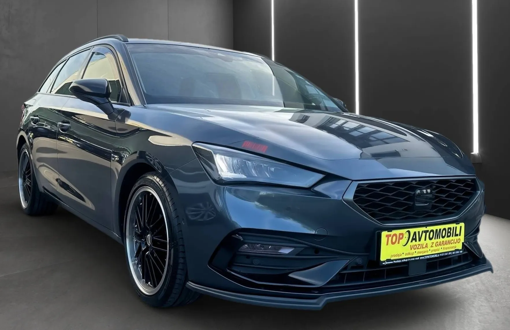 Zunanja slika - Seat Leon - ST 2.0 TDI FR LED ACC NAVI LINE ASIST VIRTUAL TOP - 11