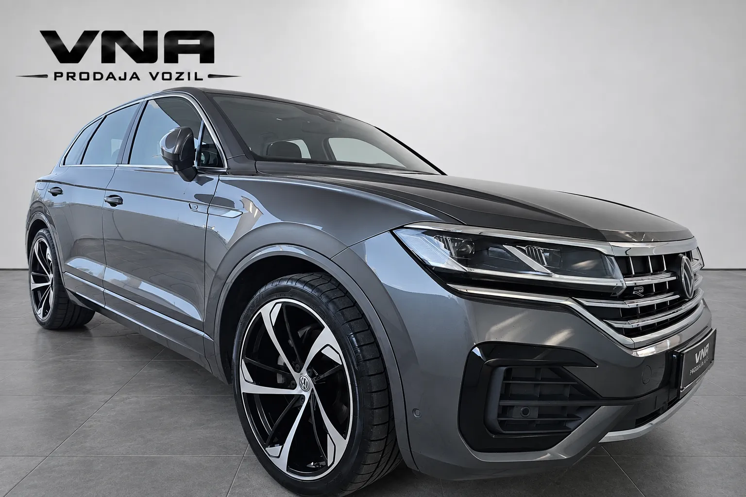 Zunanja slika - Volkswagen Touareg - 4motion V6 TDI R-Line |VIRTUAL|ZRAK|KLJUKA|KAMERA| - 3
