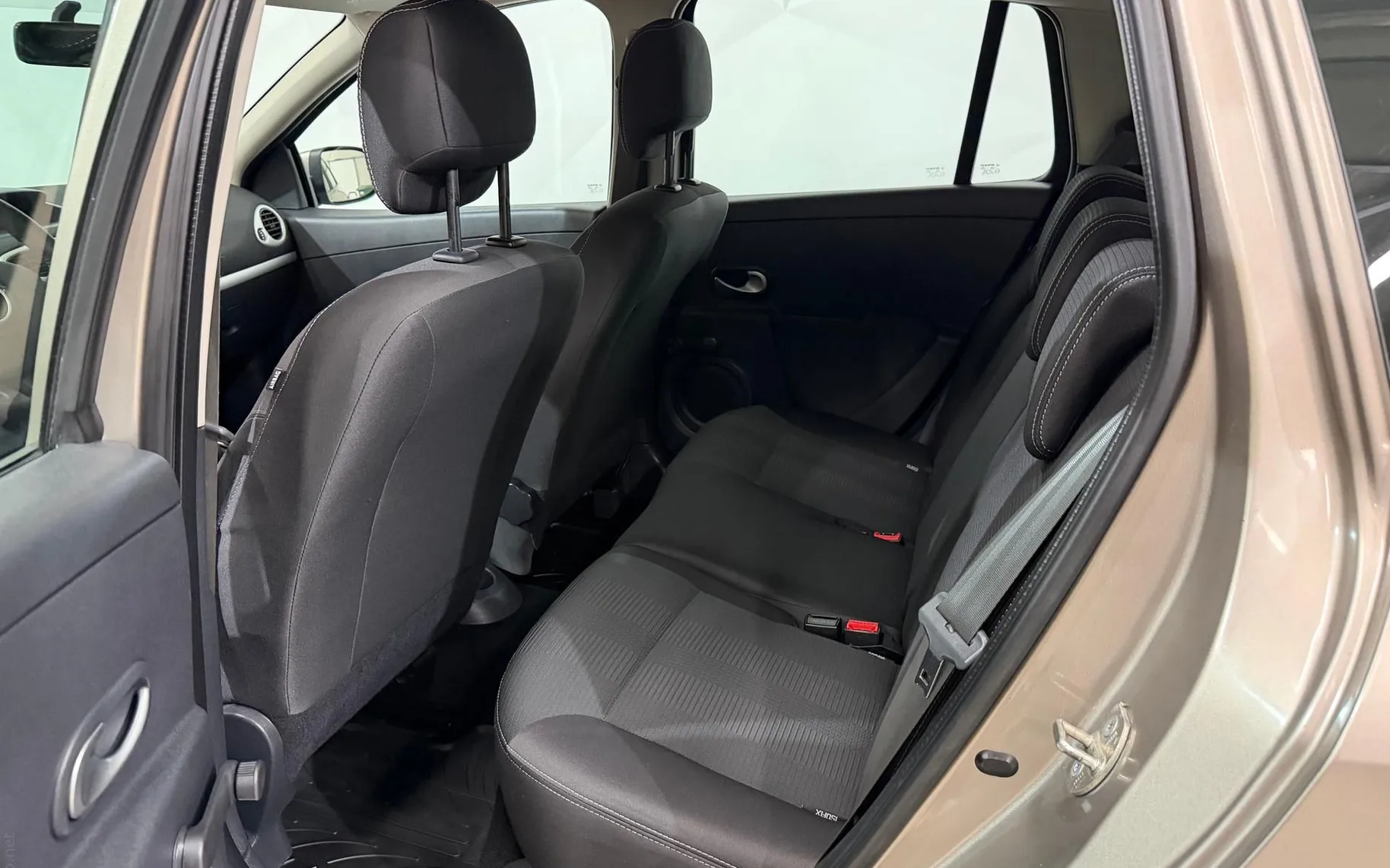 Notranja slika - Renault Clio - Grandtour 1.5 dCi-TEMPOMAT-KLIMA-TRAJNIK - 11