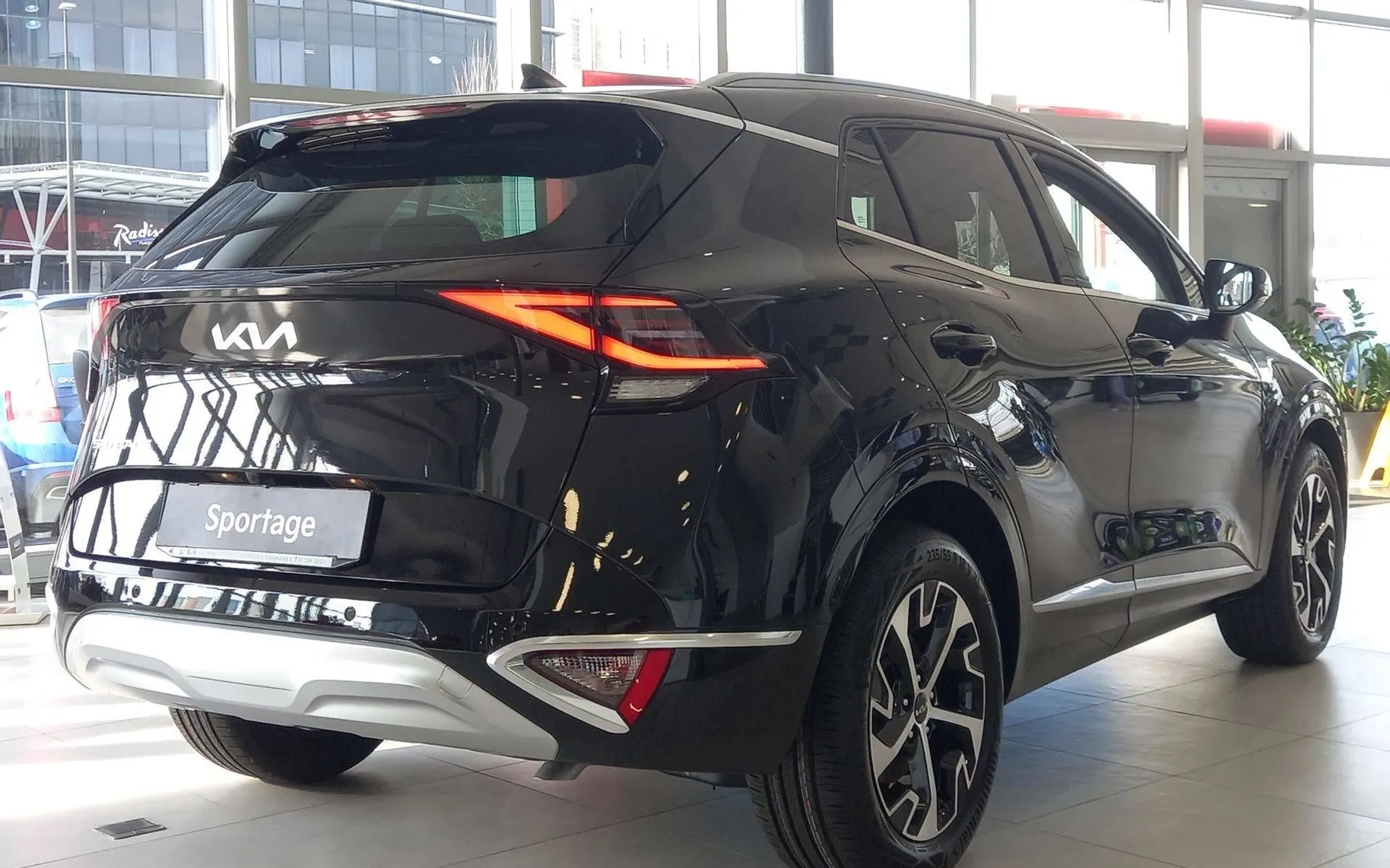 Zunanja slika - KIA Sportage - 1.6 T-GDi 110kW EX Style 7-DCT - 4