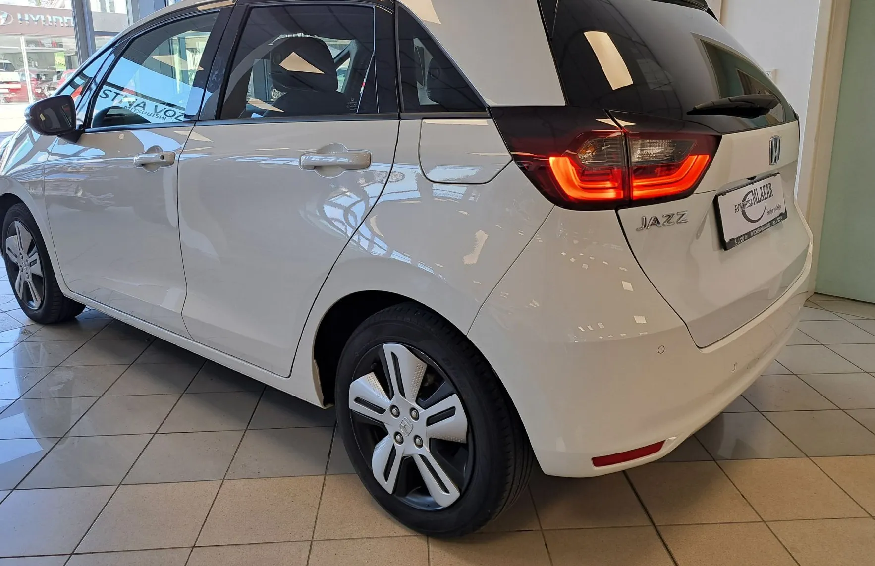 Zunanja slika - Honda Jazz - 1.5 i-MMD Hibrid Executive-1.LASTNIK-SLO- - 3