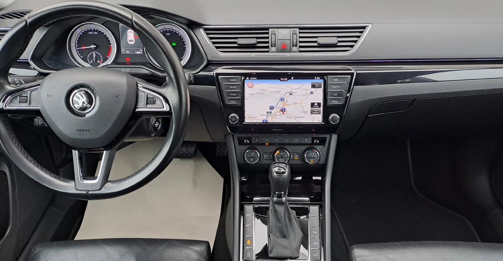 Zunanja slika - Škoda Superb - 2.0 TDI L K Combi 110 kW - 12