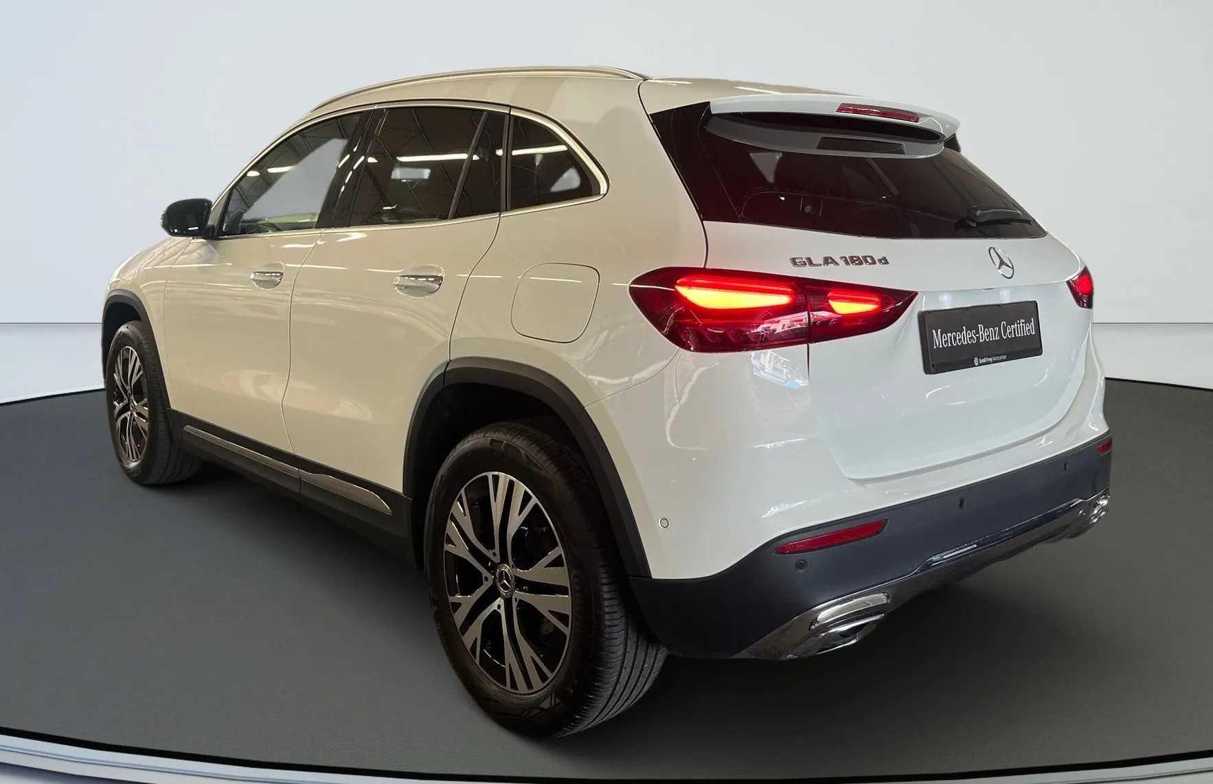 Zunanja slika - Mercedes-Benz GLA-Razred - GLA 180 d Progressive Avt. - 4