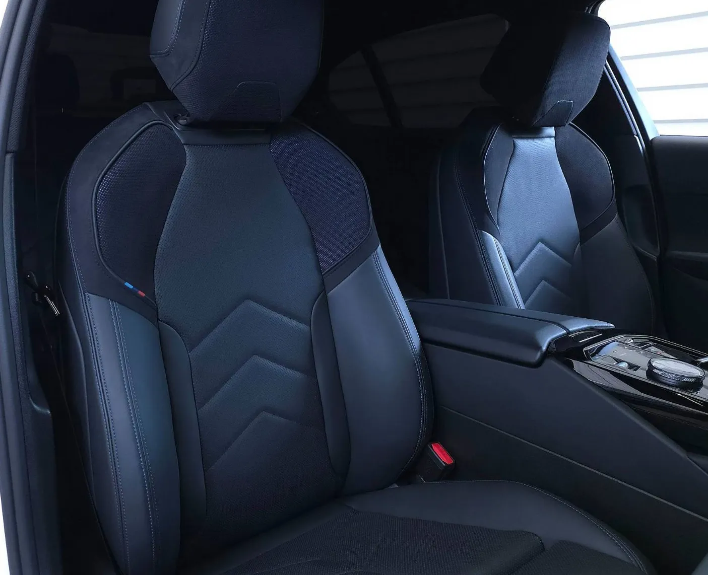 Zunanja slika - BMW Serija 5 - : 520D - M PERFORMANCE - KAMERA - H K - PDC -LASER.. - 13