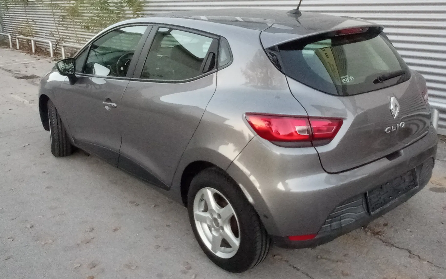Zunanja slika - Renault Clio - 1.2 16V Expressio - 2