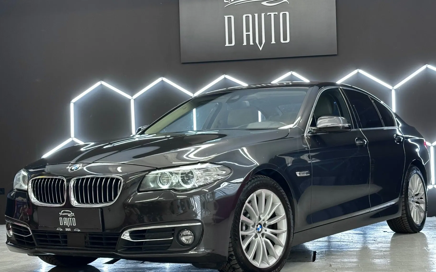 Zunanja slika - BMW serija 5: - 525d VIRTUAL+HUD+V.NAVI+MEMORY+MRTVI KOT+ACC+L.AS - 1