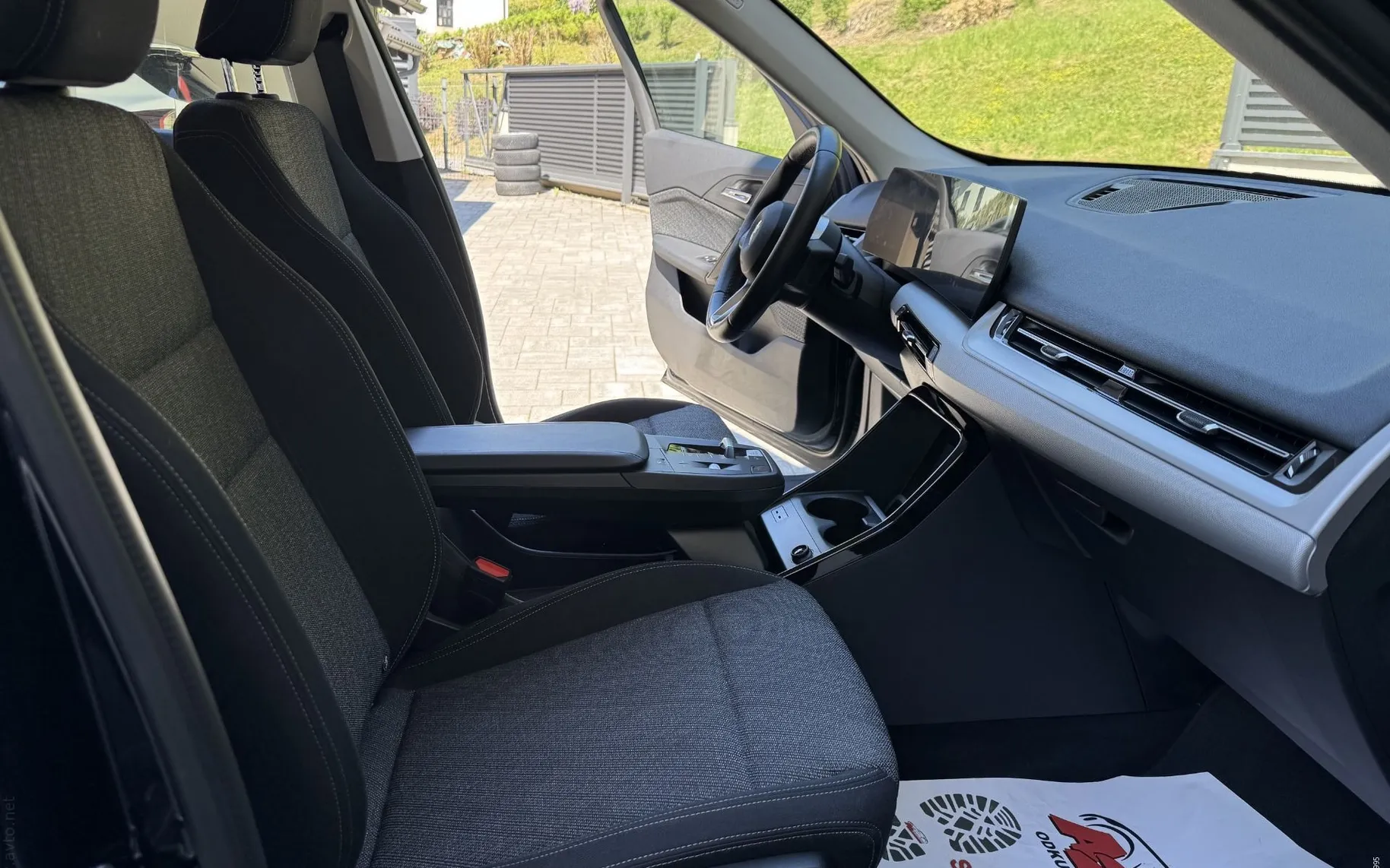 Notranja slika - BMW serija X1: - X1 xDrive20d Avt.1.lastnik-FUL LED-KAMERA-KLJUKA-. - 12