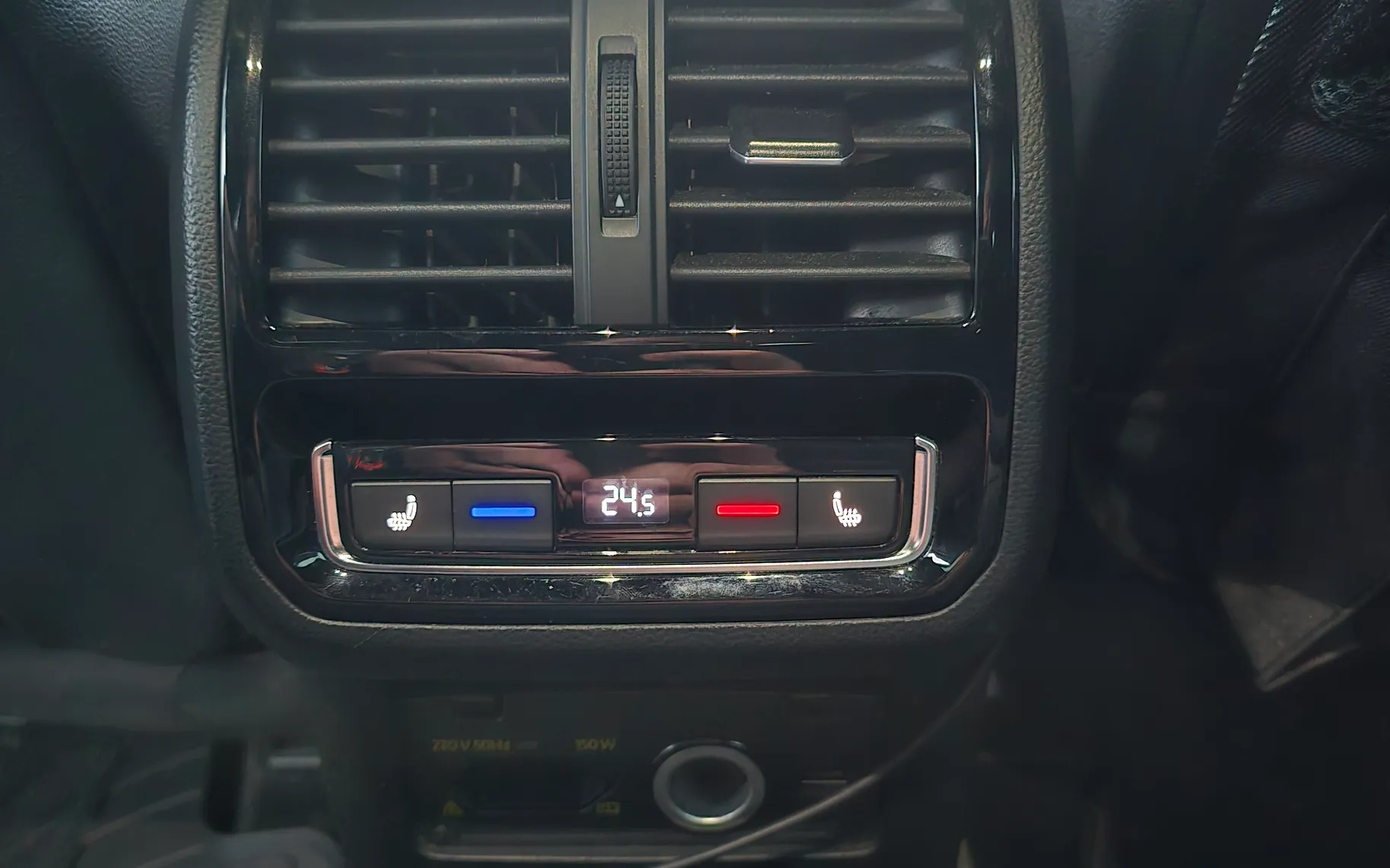 Notranja slika - Volkswagen Arteon - 4motion 2,0 TDI BMT R-Line DSG - 9