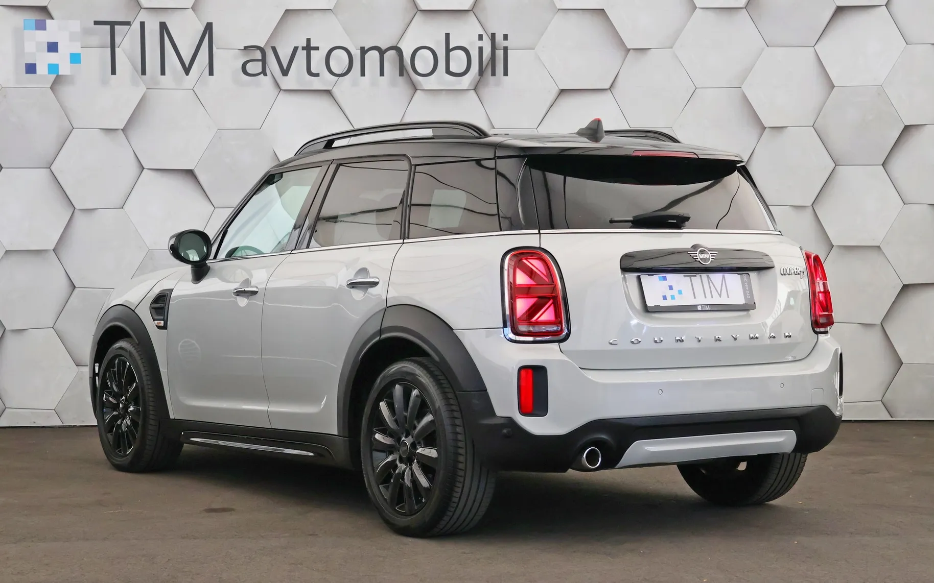 Zunanja slika - MINI Countryman Cooper - D 2.0d Aut Essential Trim 150KM - 4