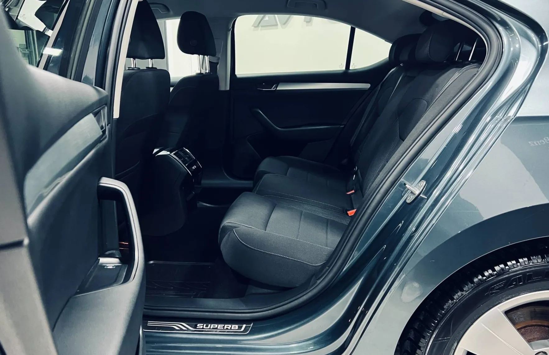 Zunanja slika - Škoda Superb - 2.0 TDI Ambition 110 kW...LIMO... - 8