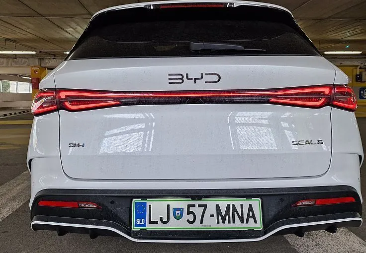 Zunanja slika - BYD SEAL 6 - DM-i Touring COMFORT PHEV - skupni doseg 1350 km - 4