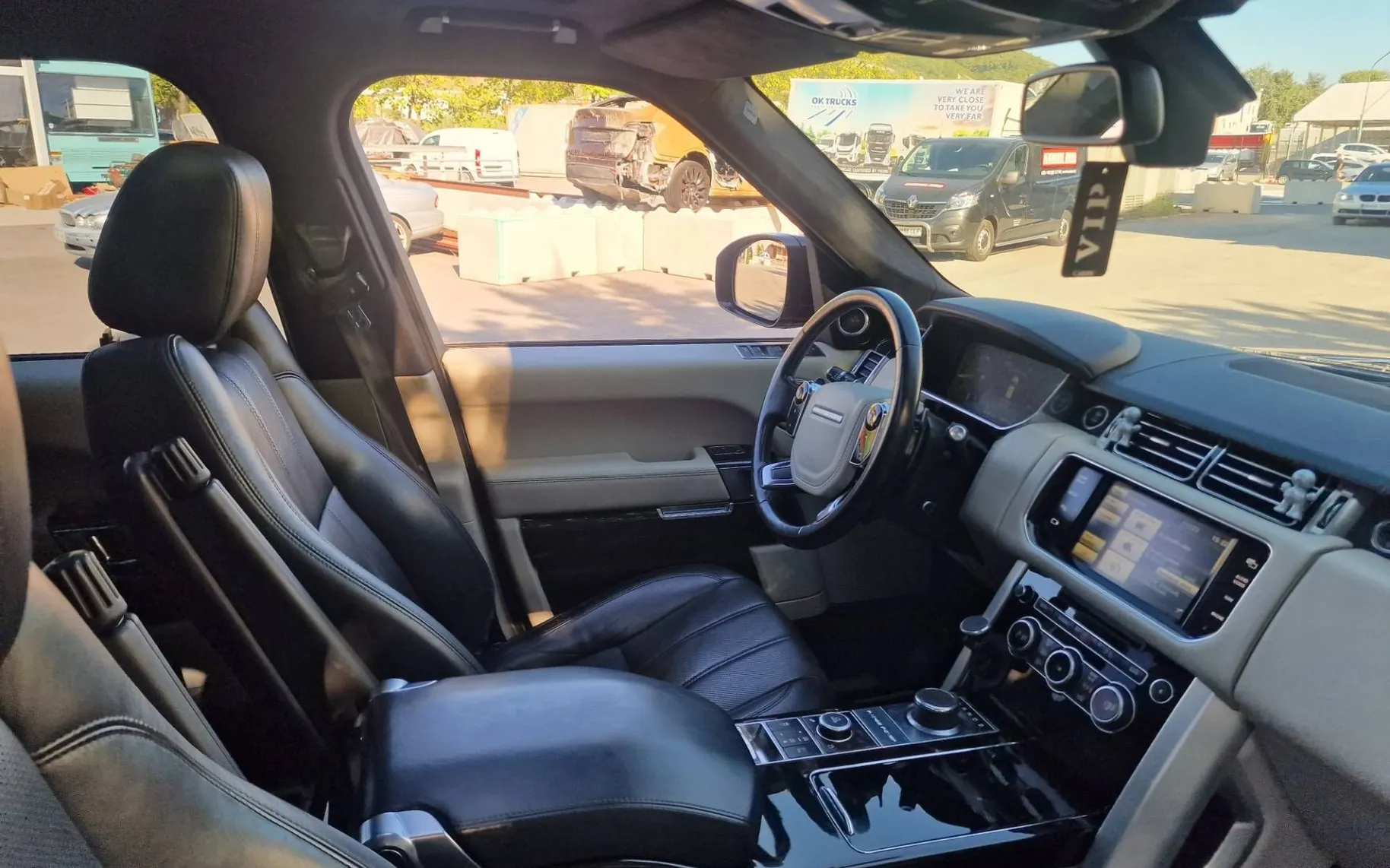 Notranja slika - Land Rover Range Rover - VOGUE 5.0 V8 SUPERCHARGED - 8