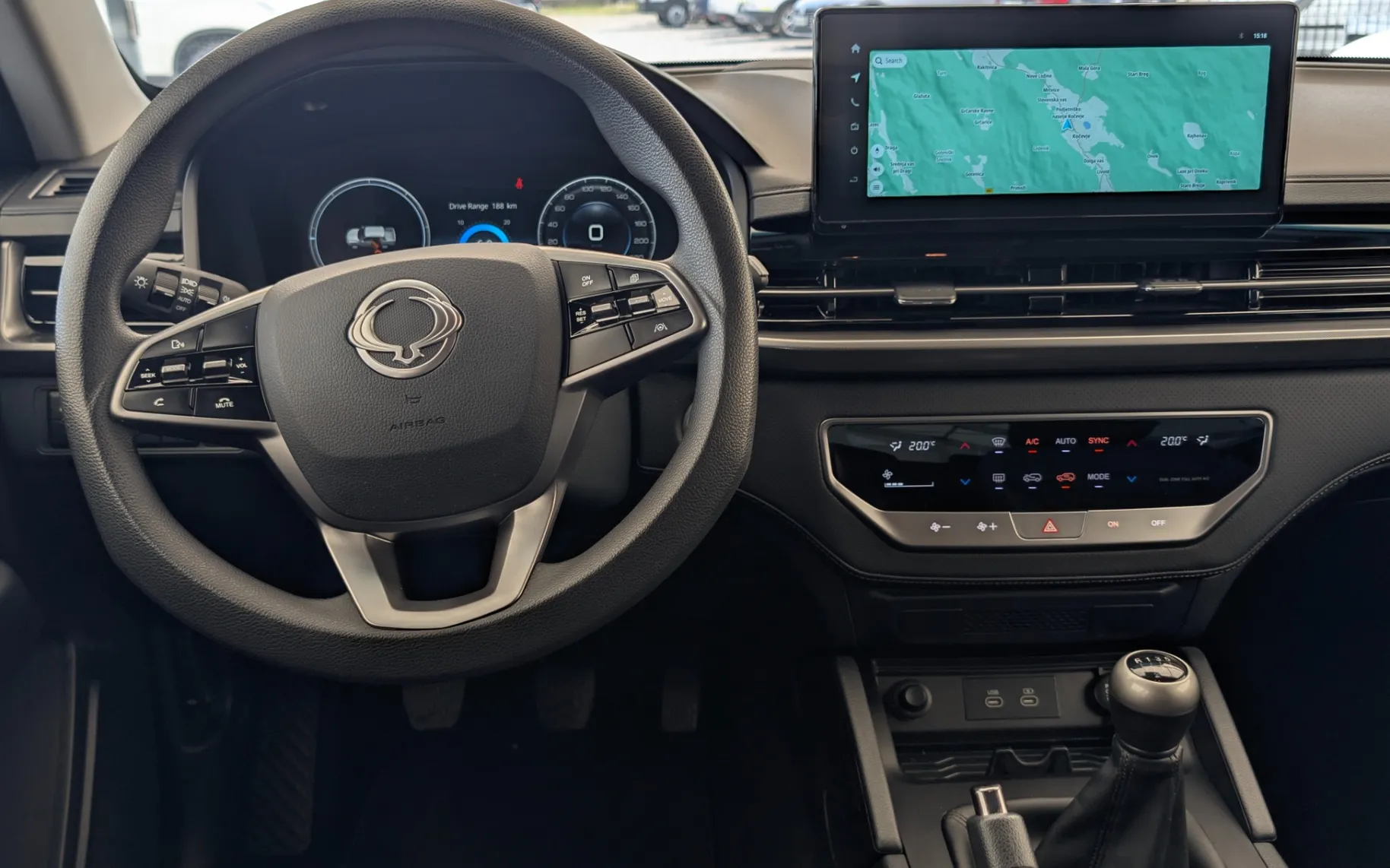 Zunanja slika - SsangYong Musso - Grand 2.2 XDi Venture+ 4WD MT - 10