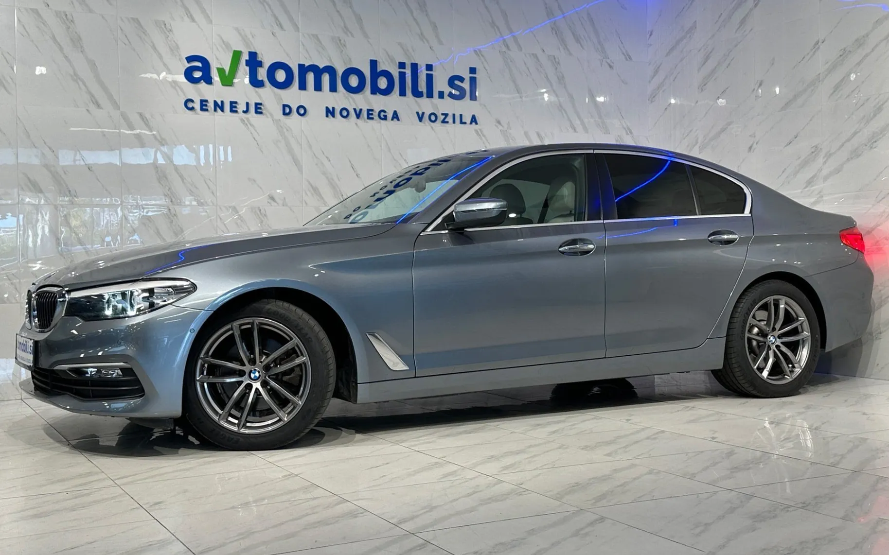 Zunanja slika - BMW serija 5: - 520d - Kamera - Memory - Gretje - AmbientL - Temp. - 2