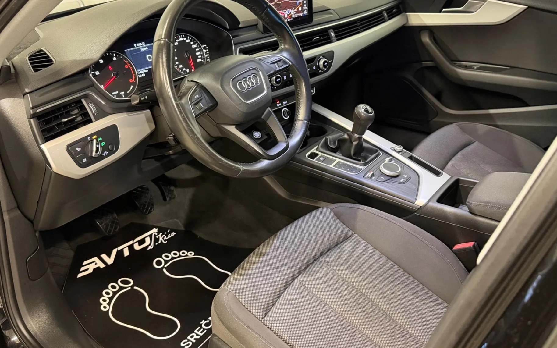 Notranja slika - Audi A4 Avant - 2.0 TDI-BI-XENON-LED-NAVI-TEMPOMAT-PDC - 9