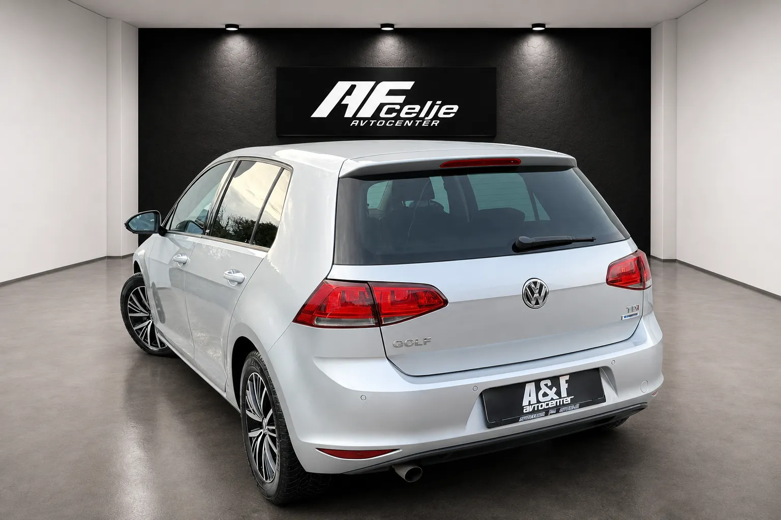 Notranja slika - Volkswagen Golf - 1.6 TDI-ALLSTAR-LIZING ZA TUJCE-PDC-TEMPOMAT... - 7