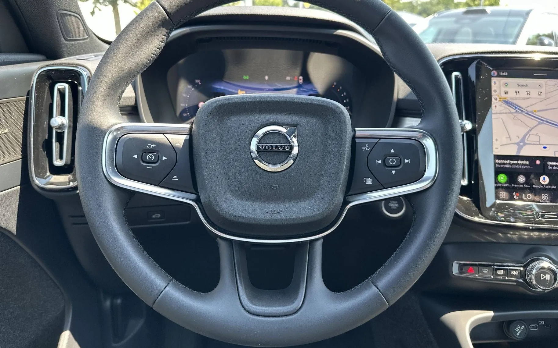 Notranja slika - Volvo XC40 - B3 P Plus Dark Avt. - 14