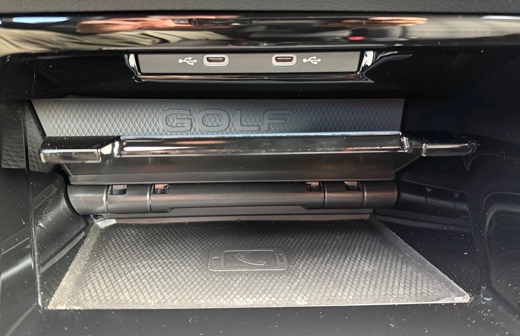 Zunanja slika - VW Golf - 2.0 TSI GTI DSG-12.700km-AppConnect-Amb.osvetlitev - 19