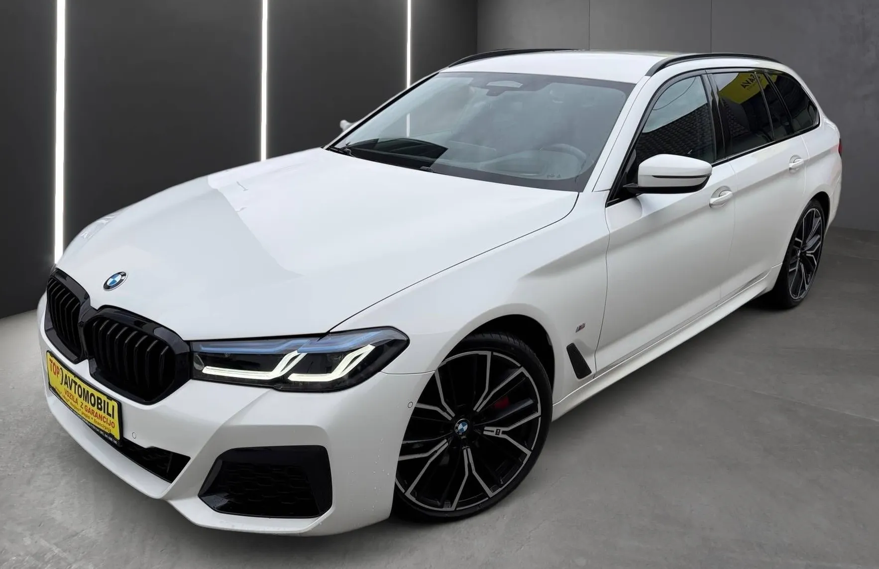 Zunanja slika - BMW Serija 5 - Touring: 540d xDrive M-PAKET LASER ACC KAM HUD NAVI KLJU - 2
