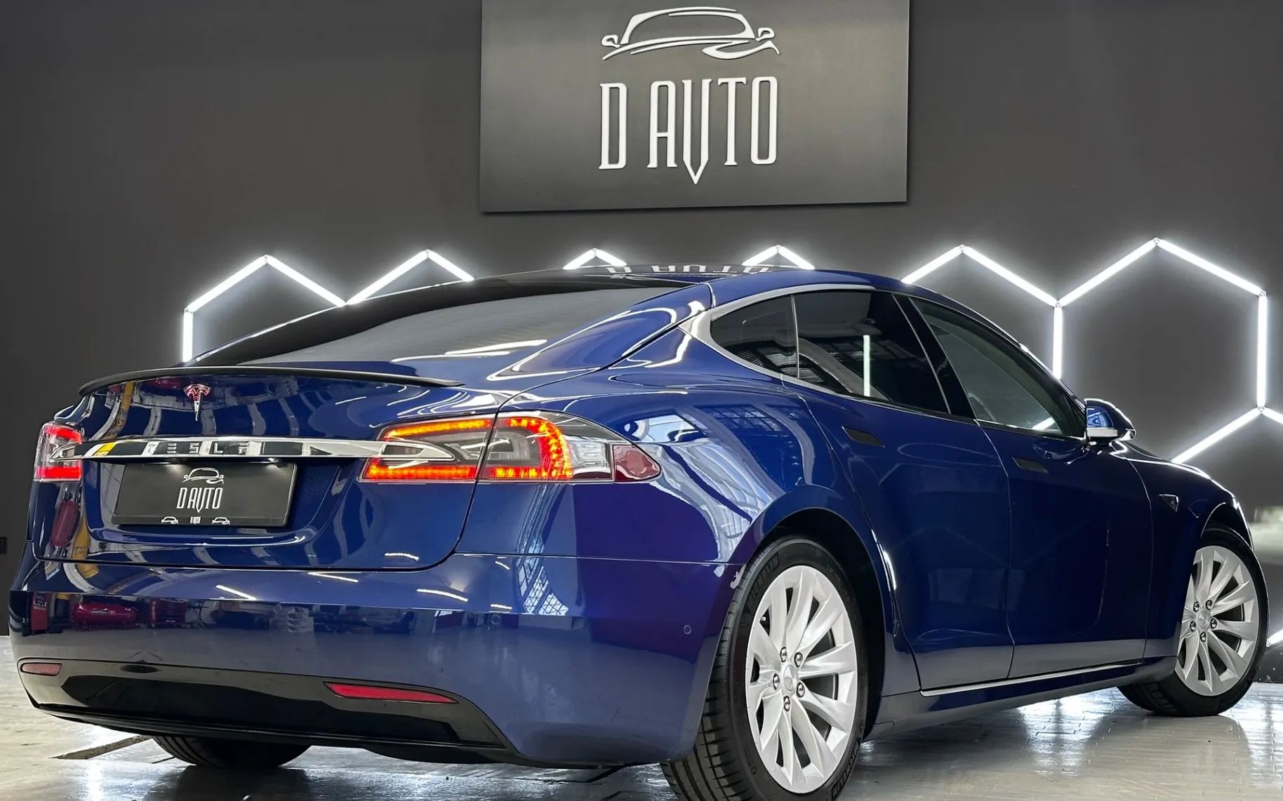 Notranja slika - Tesla Model S - 75D Dual Motor AWD... - 7
