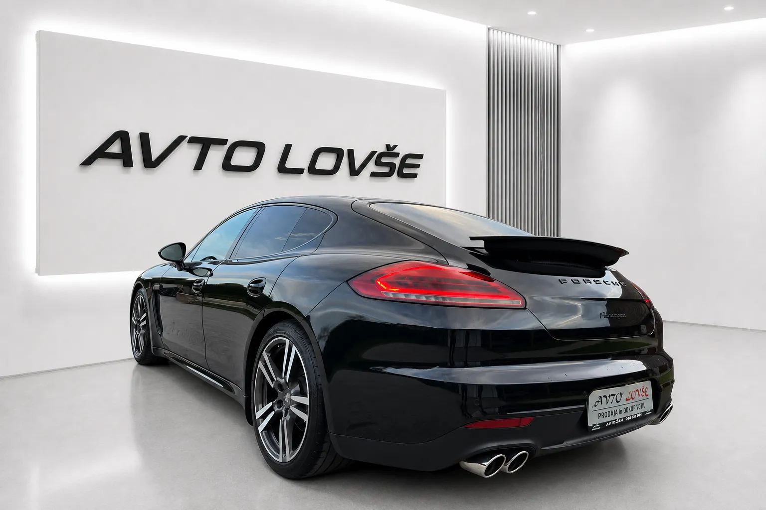 Notranja slika - Porsche Panamera - 3.0 TD TIPTRONIC-LED-ALU-NAVI-KAM-ODLIČNA... - 8