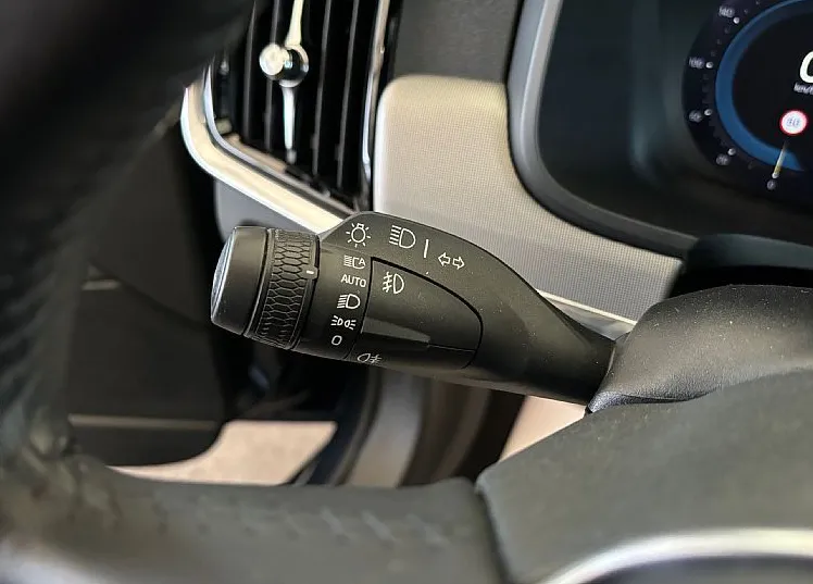 Zunanja slika - Volvo V90 - B4 D MOMENTUM BUSINESS PRO - 17