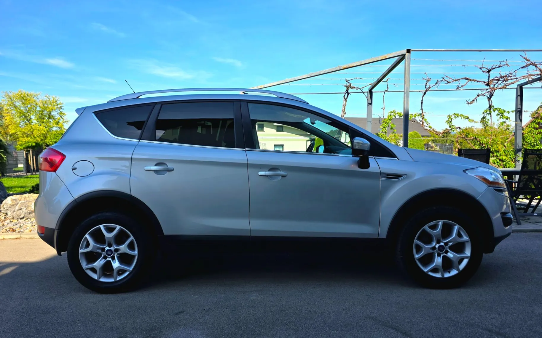 Zunanja slika - Ford Kuga - 2,0 TDCi AWD - 5