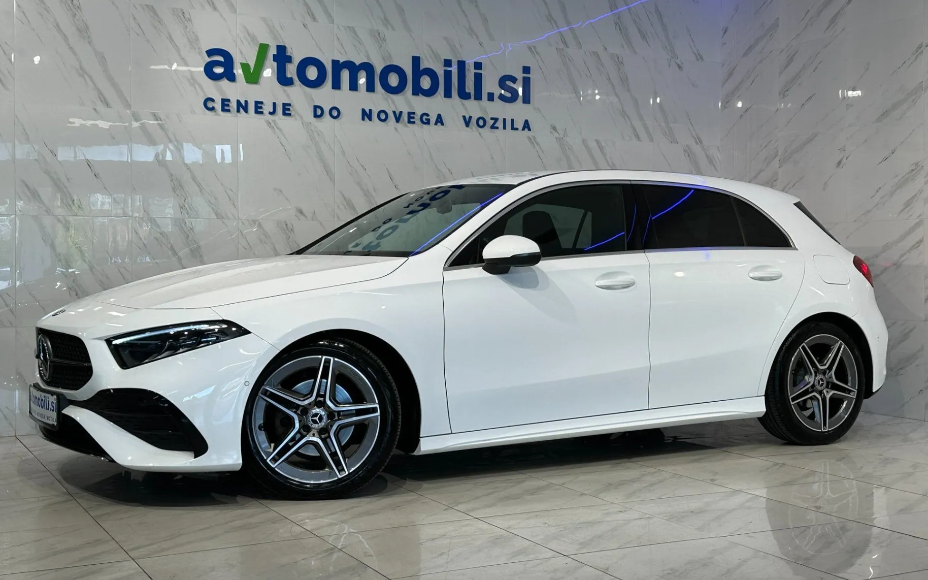 Zunanja slika - Mercedes-Benz A-Razred - 200 AMG Line |Kamera|Navi|Gretje|SLO|1.Lastnik|... - 2