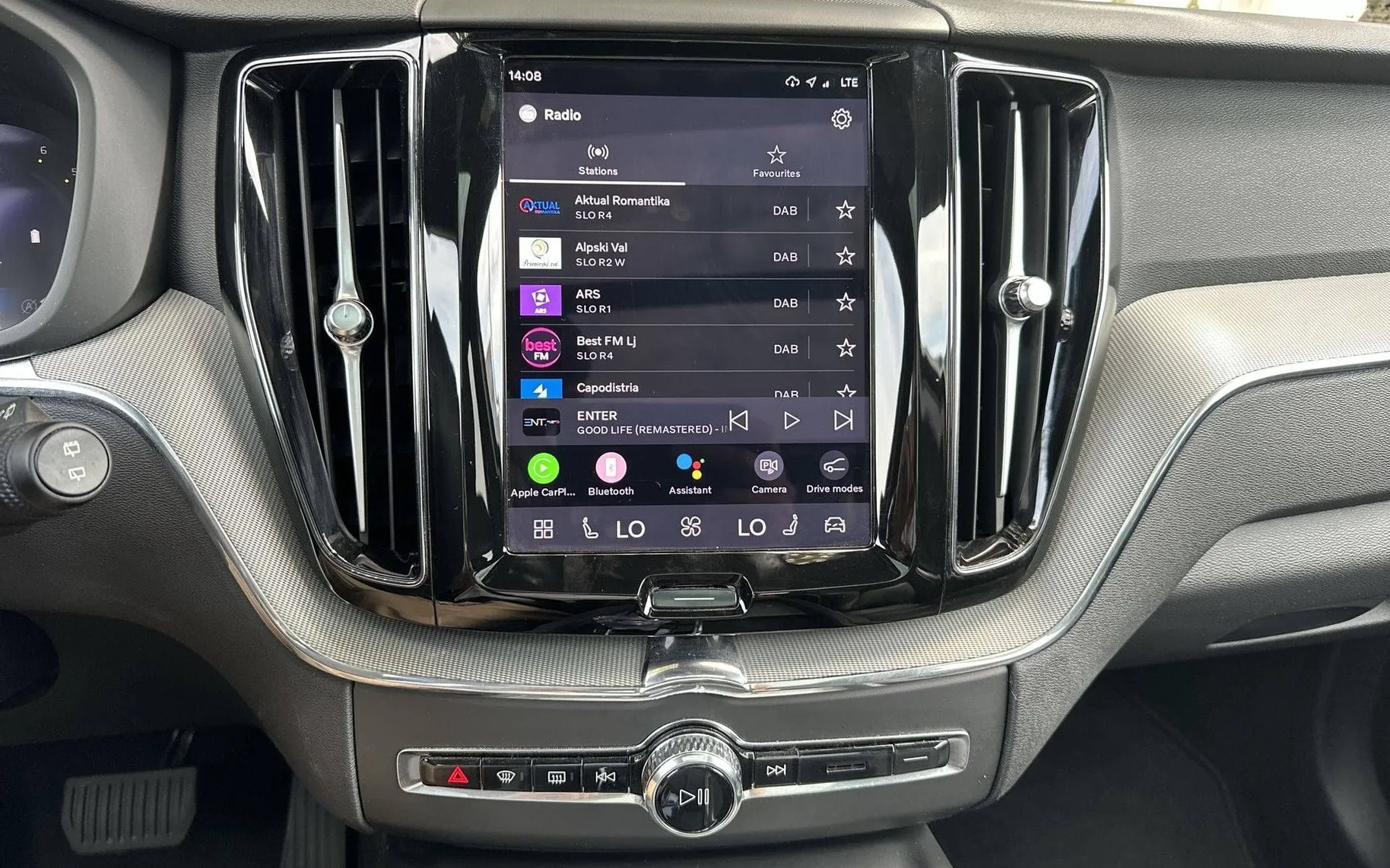 Notranja slika - Volvo XC60 - B4D AWD Plus Dark Avt. - 16