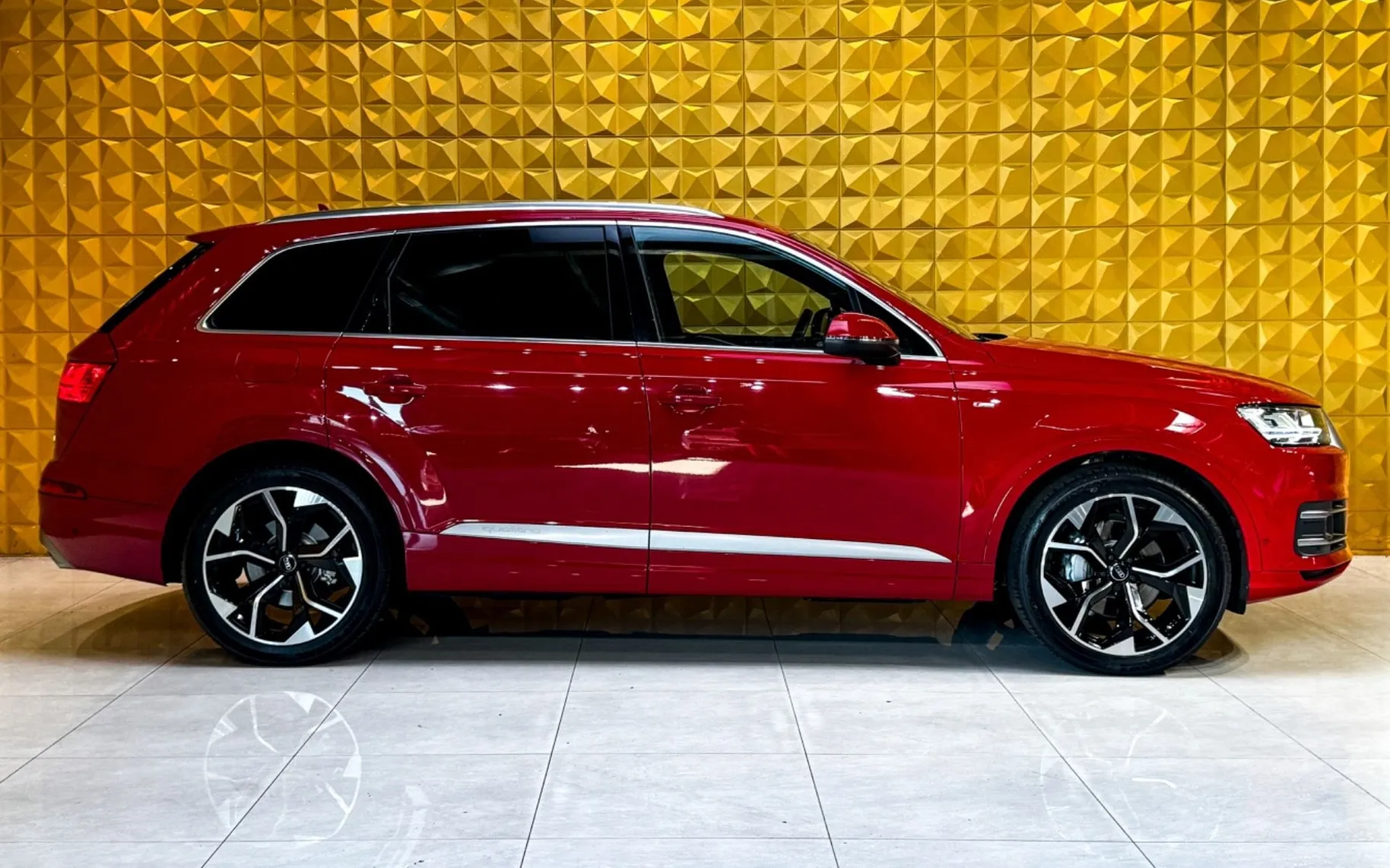 Notranja slika - Audi Q7 - quattro 3.0 TDI S-Line- AVT-VIRTUAL-TEMP-NAVI - 12