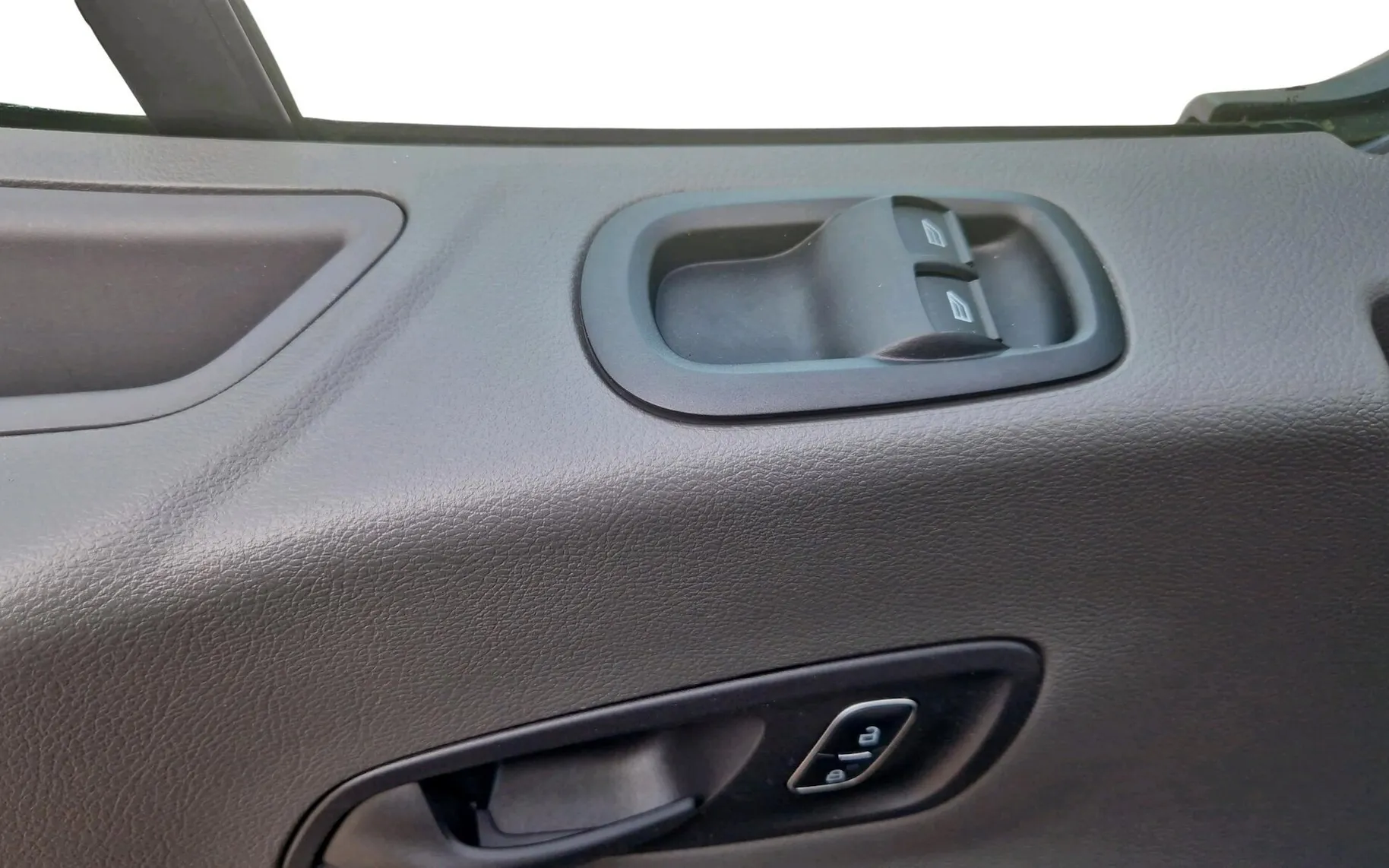 Zunanja slika - Ford Transit - TREND FURGON 2.0TDCI 130KM L3H2-SLO-KAMERA-PDC-DAB - 8