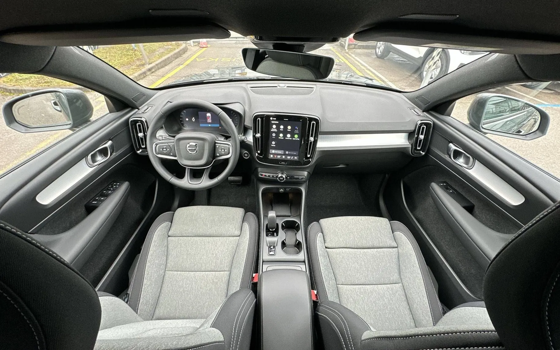 Notranja slika - Volvo XC40 - B3 P Core DCT... - 20