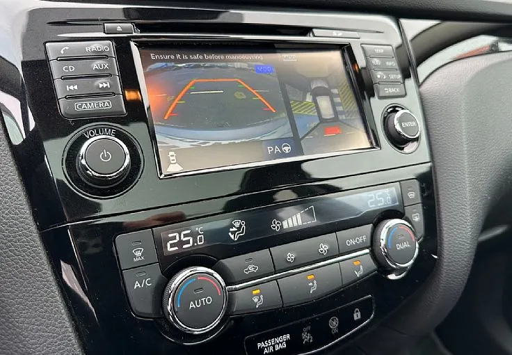 Zunanja slika - Nissan Qashqai - 1.6 dCi Tekna°°2.Lastnik°°Polna oprema - 9