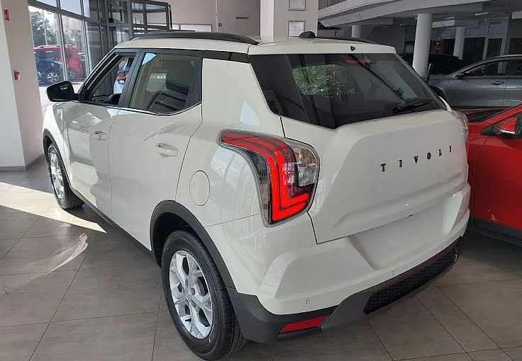 Zunanja slika - SsangYong Tivoli - ŽE OD  19.999  1.5 T-GDI Fresh 2WD M T - 4