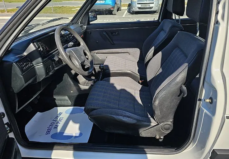 Zunanja slika - Volkswagen Golf - 1.8 16v GTI | obnovljen | certifikat oldtimerja | - 9