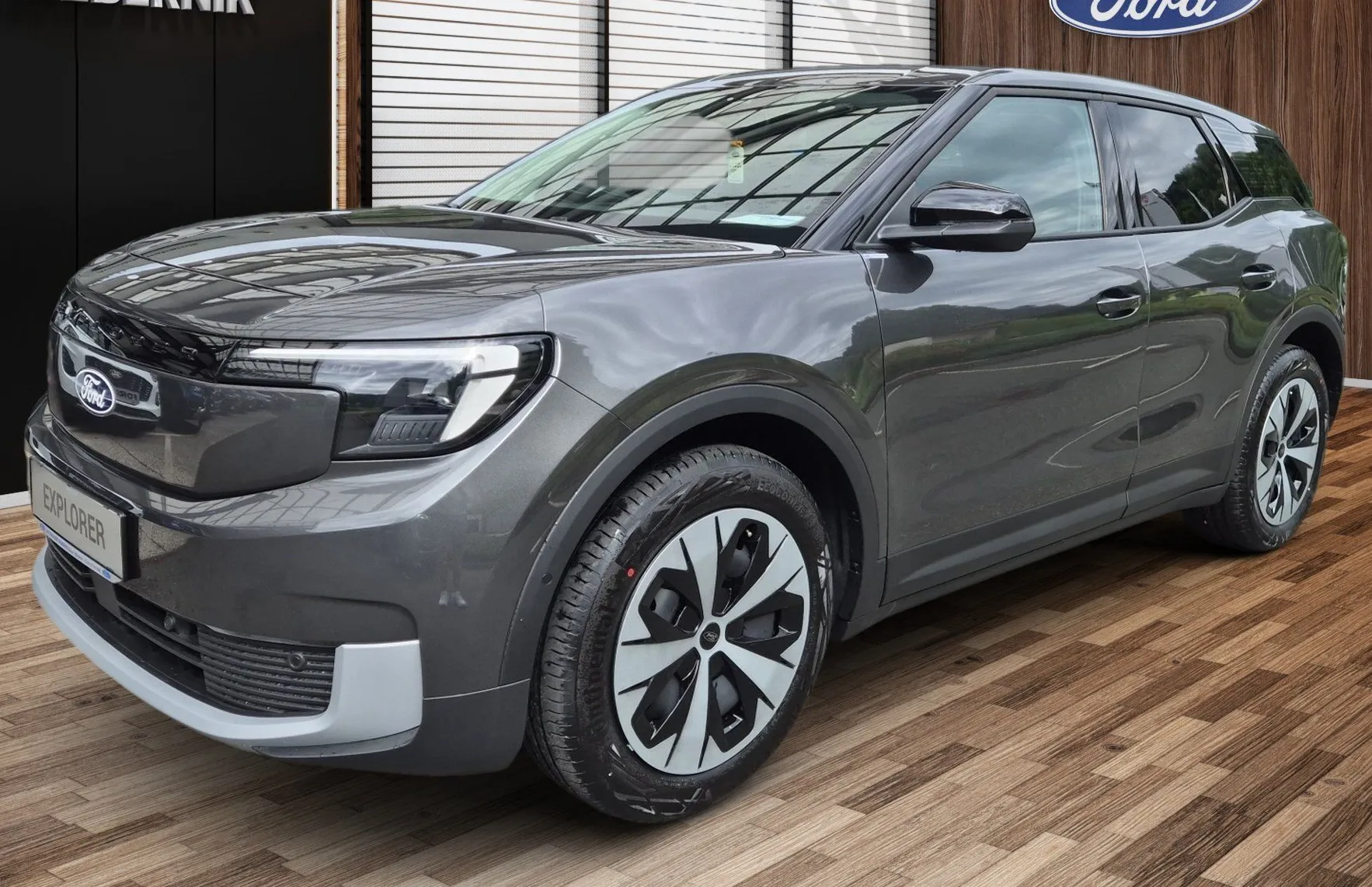 Zunanja slika - Ford Explorer - EV STYLE 170PS 52KWH RWD-NA ZALOGI-DOBAVA TAKOJ - 1