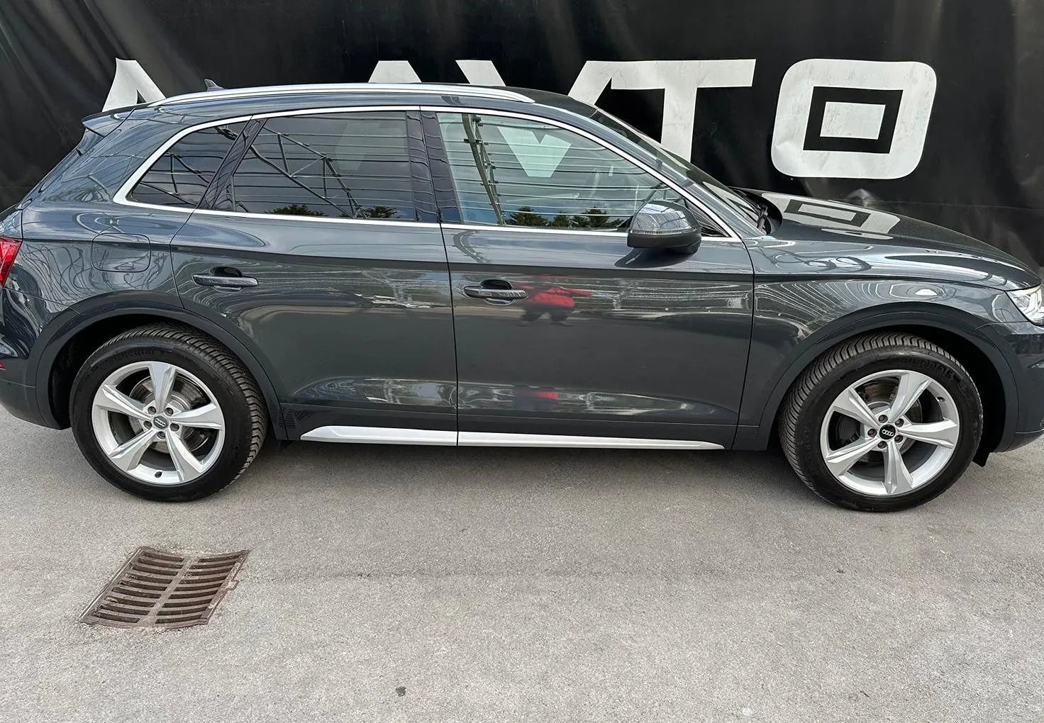 Zunanja slika - Audi Q5 - 2.0TDI avt. Q. Sport-VIRTUAL-MATRIX-KEYLESS-19COL - 3