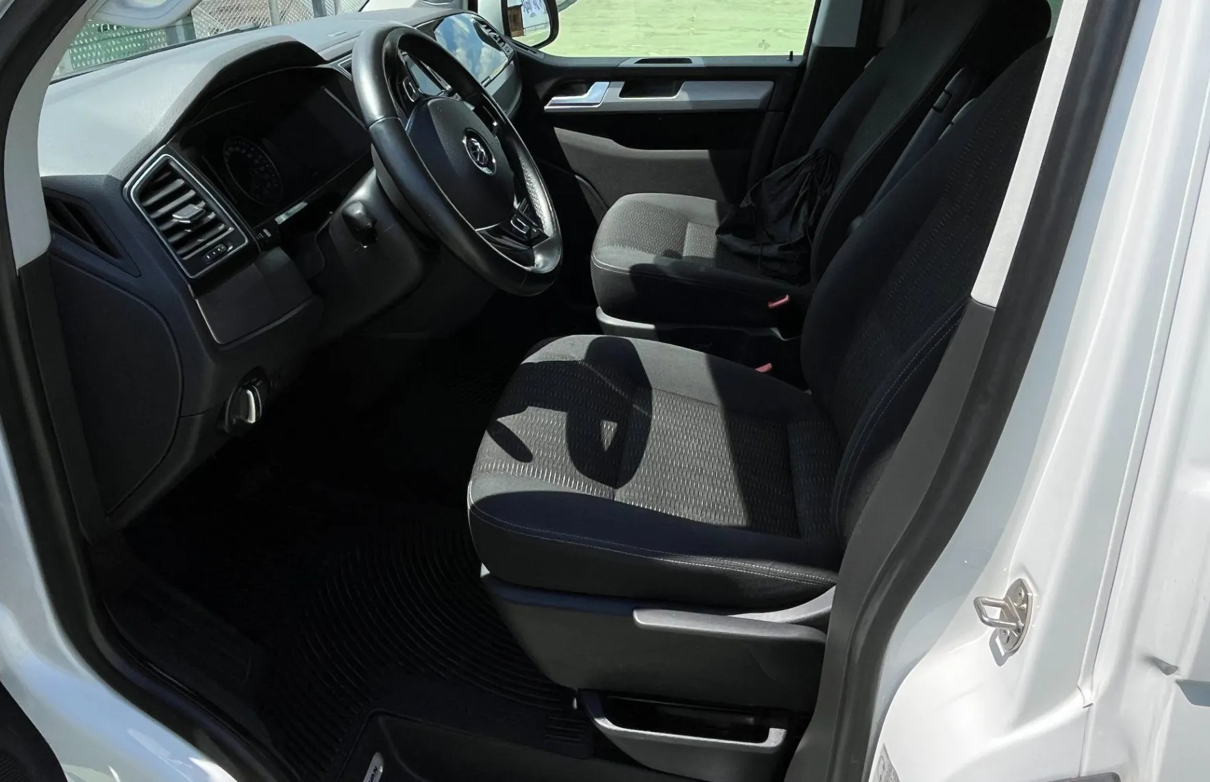 Zunanja slika - Volkswagen Multivan - 2.0 TDI DMR Comfortline DSG. LED. NAVI. 2X PDC. - 13