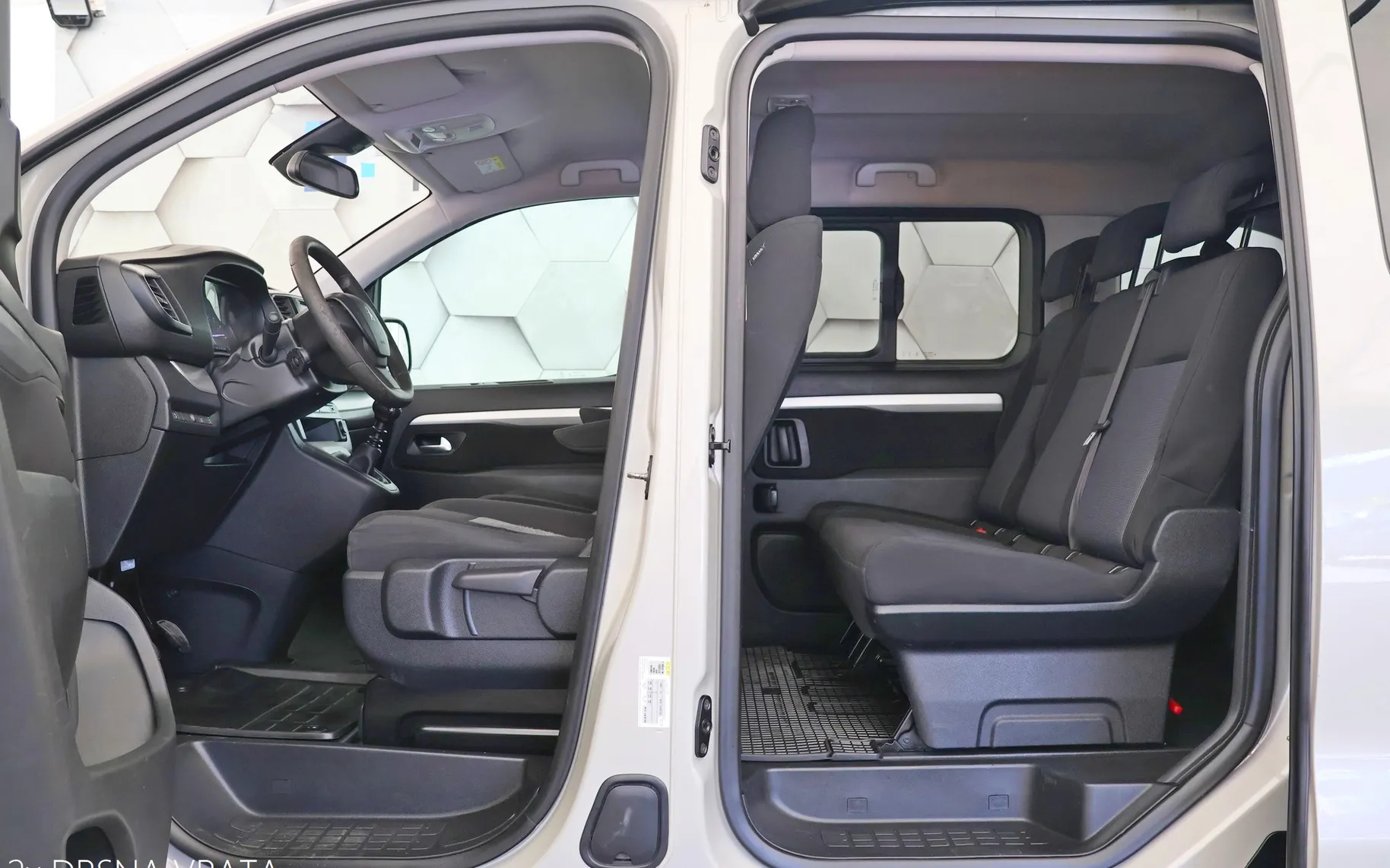 Zunanja slika - Peugeot Traveller - 2.0 HDi L1 150KM - 9